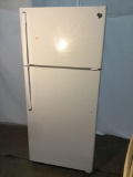 White GE white refrigerator freezer - tested and working