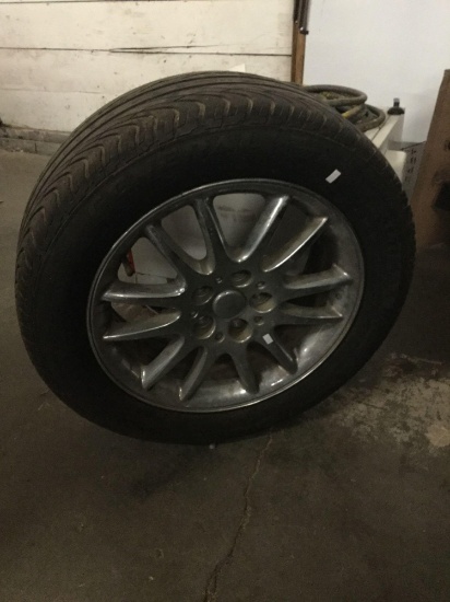 General Altimax HP tire with hubcap