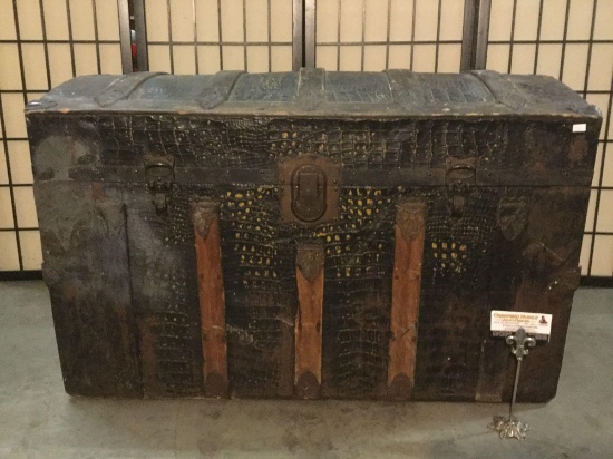 Antique alligator skin steamer trunk with some wear - see pics