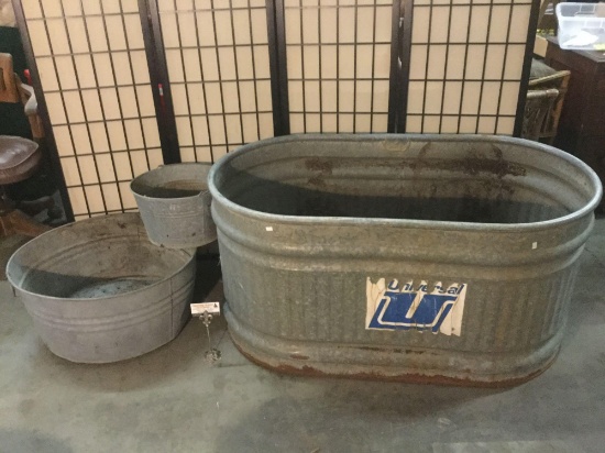 Selection of 3 vintage galvanized metal tubs incl. large Universal stock tank