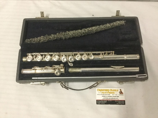 Vintage Gemeinhardt Flute with original case - pads may need work, but otherwise good condition