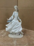 Lladro porcelain Cinderella statue. The fingers are broken on one hand.