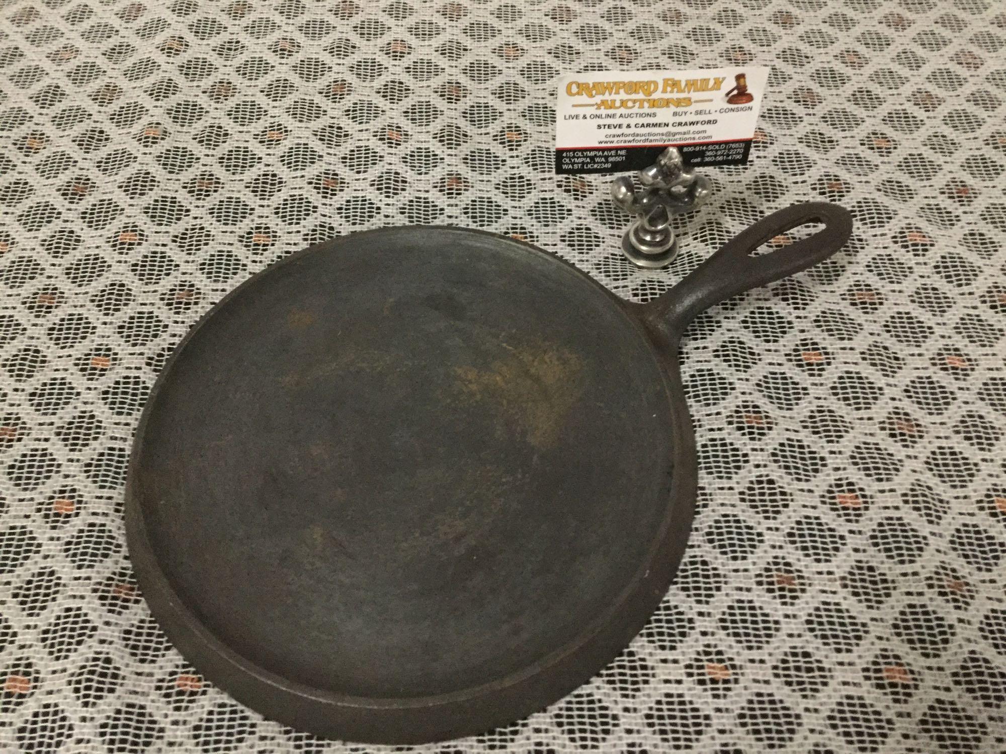 Sold at Auction: CAST IRON FLAT SKILLET FRYING PAN VINTAGE ANTIQUE