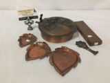 Collection of copper pieces. Pot with lid, three small Hemke hand made dishes, solid copper stand