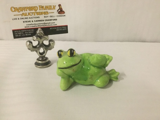 Ceramic frog pepper/salt shaker, approx. 4x2x2.5 inches.