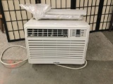 Samsung AW08ECB7 air conditioner. Sold as is. approx 20x18x13 inches.