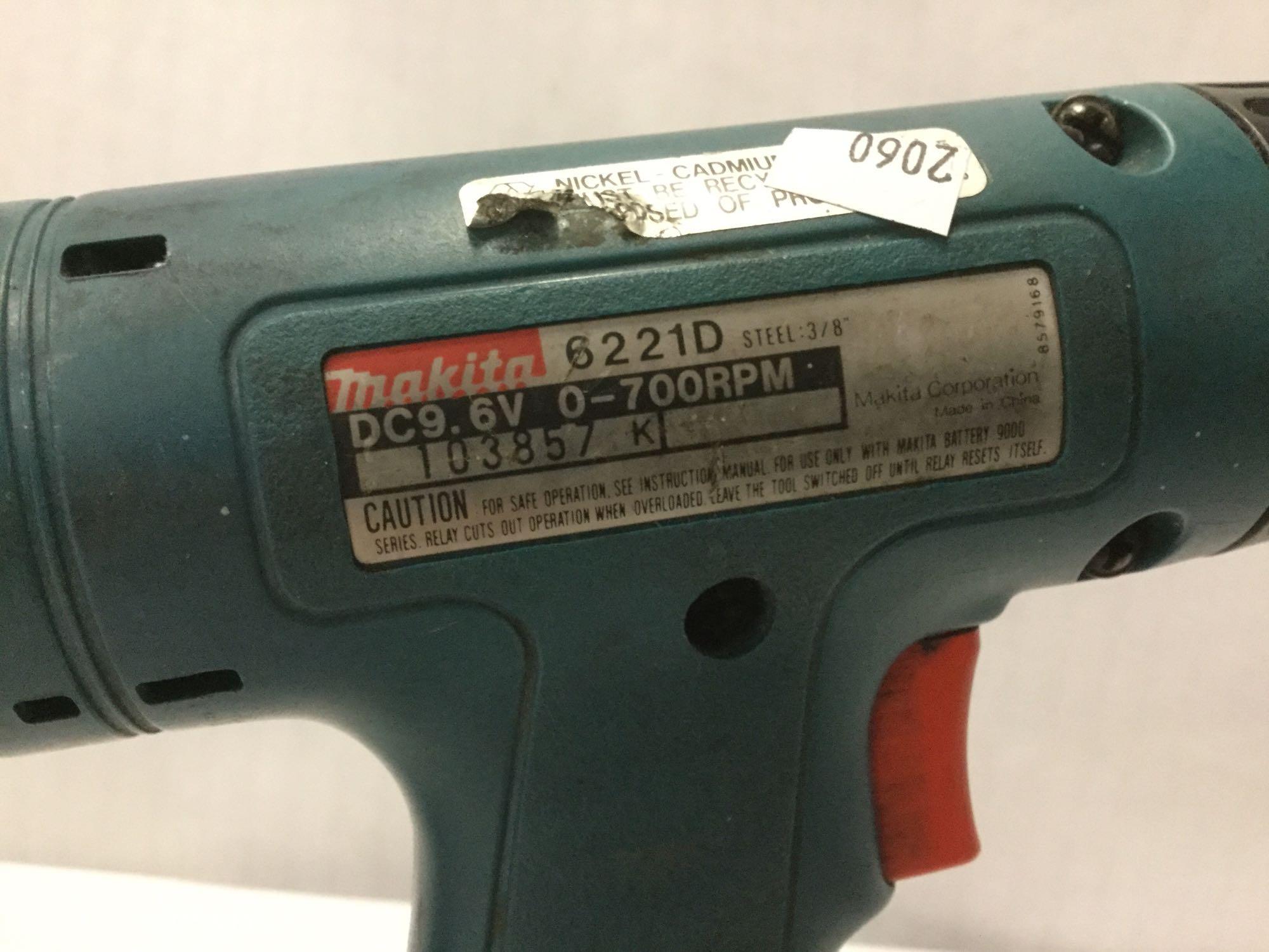 2 power drills five batteries incl. Pro Source Proxibid