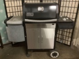 Weber Genesis Silver barbecue, untested. Could use some cleaning... Sold as is, Approx. 52x21x45 in.