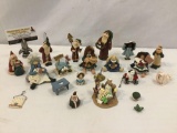 Display shelf w/ miniatures collection, incl. 20 Santa & misc. miniatures from various makers