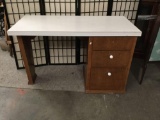 Vintage Formica top desk. Missing a knob.