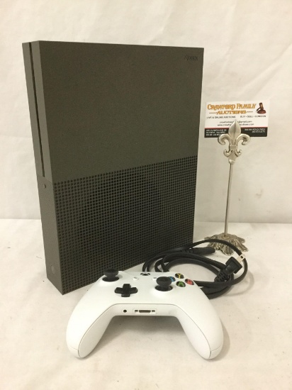 XBox One S 1681 with wireless controller & power cord