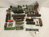 Collection of model trains / diorama set pieces: Tyco, Rivarossi, and IHC, see pics.