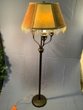 Modern metal base standing parlor lamp w/ 4 bulbs sockets, decorative shade w/ dangles