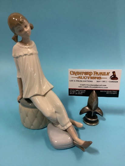 Lladro figurine of girl trying on mother?s shoes, Daisa 1977, hand made in Spain, approx. 6 x 8 in.