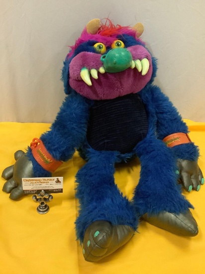 Vintage 1985 American Greetings My Pet Monster plush stuffed toy w/ plastic handcuffs