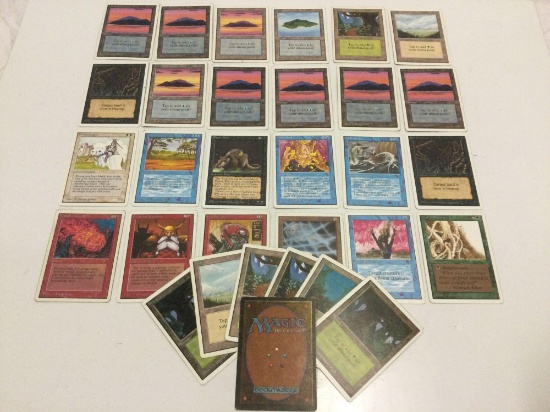 Nice lot of 31 RARE Magic The Gathering Unlimited Series collectible gaming cards.