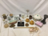 Lg. lot of mixed vintage home decor/ collectibles, see pics.