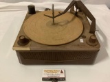 VM the Voice of Music 4-speed phonograph record player w/ Columbia 45 adapter, sold as is.