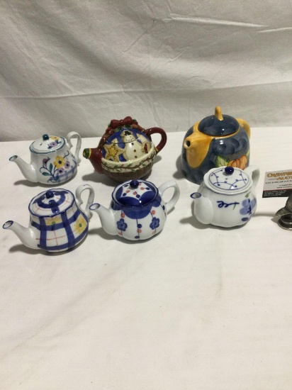 Lot of 6 miniature tea pot set