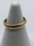 Very attractive women?s 10k gold with Diamond chips size 6 ring