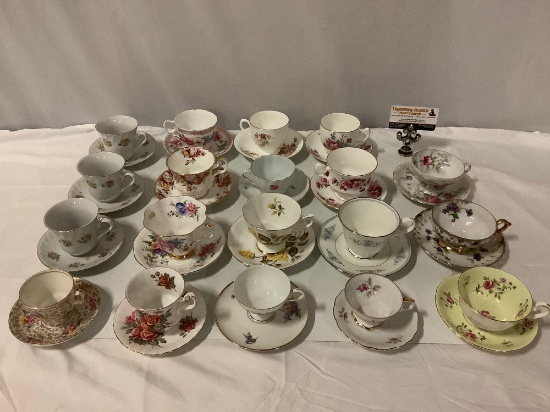 19 vintage fine china tea cup and saucer sets, see pics. England, Japan.