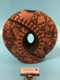 Stunning Acoma New Mexico ceramic vase w/ geometric design, signed G/G