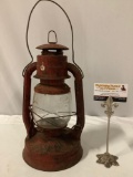 Antique DIETZ no. 2, Syracuse, New York, USA. Red kerosene camp lantern w/ DIETZ glass and handle,