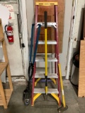 4 pc. lot of yard tools: Werner 225lbs. capacity ladder, MintCraft Pro rake, log splitter, Jackson -