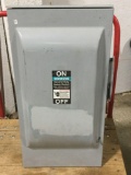 Large shop fuse panel box by Siemens, 200A, 240vac, 250VDC, see pics w/ fuses