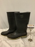 Servus by Honeywell rubber wading boots, made in USA, size 12.