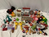 Lg. lot of misc. vintage toys / action figures / games; Gumby, Finger puppets, Felix the Cat, Casper