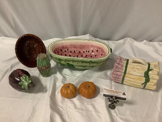 7 pc. lot of vintage Italian/ Portuguese fruit / vegetable shaped ceramic tableware; pumpkin /