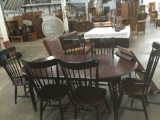 Beautiful dining table w/ 2 leaves and 6 chairs made in Canada with gorgeous mahogany finish