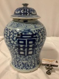Old antique 1800s Chinese blue alter vase / urn w/ lid , approx 9 x 15 in.