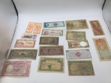 Large selection of vintage Taiwan and Viet nam bank notes see pics