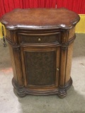 Nicely designed Pulaski end table/nightstand w/ faux ostrich top in good condition