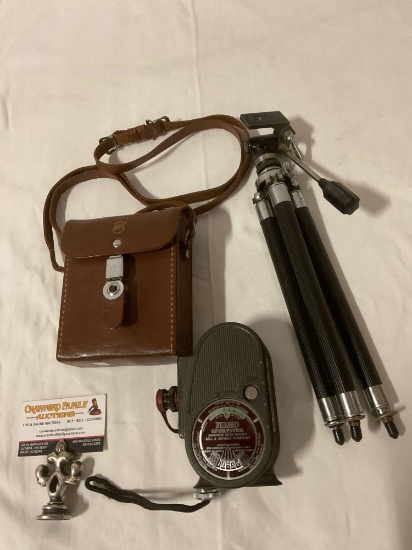 Antique Bell and Howell filmo sportster double run eight movie camera w/ leather case & tripod