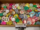 Large collection of vintage buttons, Smurfs, ET, Hugs Not Drugs, Woodcutters Union badges, pins,