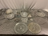 Large mixed lot of vintage glass / crystal tableware, see pics. Nice pieces.