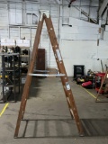 Werner 8 foot heavy duty 300 pound load capacity wooden ladder in good shape