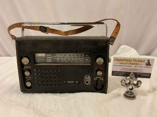 Vintage 1960s NOVA-TECH Pilot II VHF 4 band radio receiver w/ case & antennas. Tested / working.