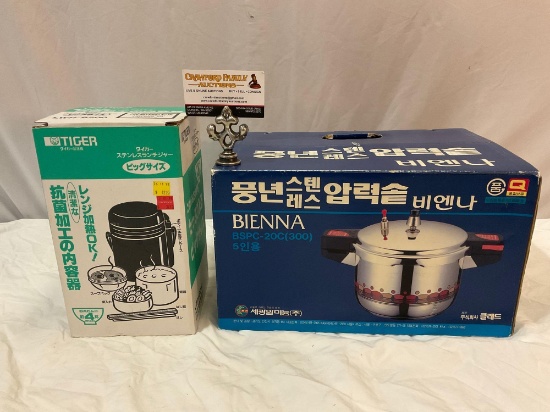2 pc. lot; Japanese TIGER lunch kit new in box & BIENNA pressure cooker like new in box