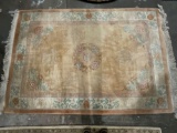Fine Wool Rug with Floral Pattern
