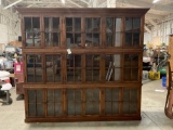 Vintage circa 1930s ,40s extremely well-built three tiered oak standing law office / den Bookcase