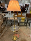 Vintage electric brass colored sofa end table reading lamp, Tested and works lightbulb not included