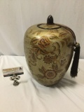 Large decorative Chinese jar w/ lid, approx 8 x 12 in.