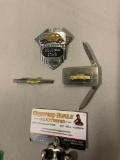 3 pc. lot of vintage YELLOW CAB taxi driver badge, belt clip pocket knife & tie clip.