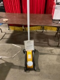 Like new Central Hydraulics 3 ton floor jack