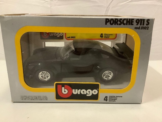 Bburago Porsche 911 S 1/24 scale diecast car model replica in box. Made in Italy.
