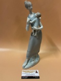 Large vintage LLADRO porcelain figure sculpture hand made in Spain; Mother with Child, approx 14 x 6